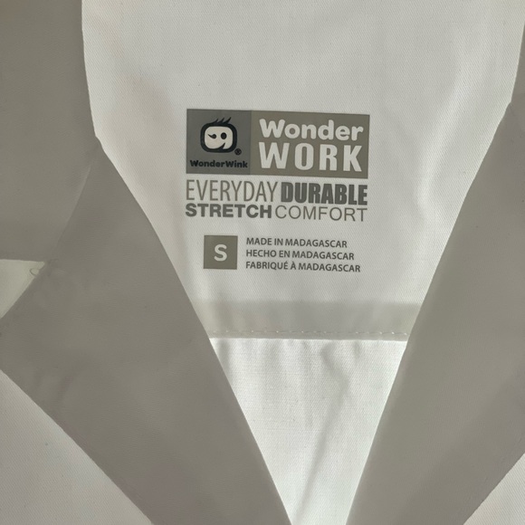 Wonder Wink Wonder Work lab coat NWT - Picture 2 of 5
